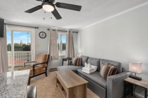 Stroll to Slopes, Village Area, Ski in-out MtLodge 219